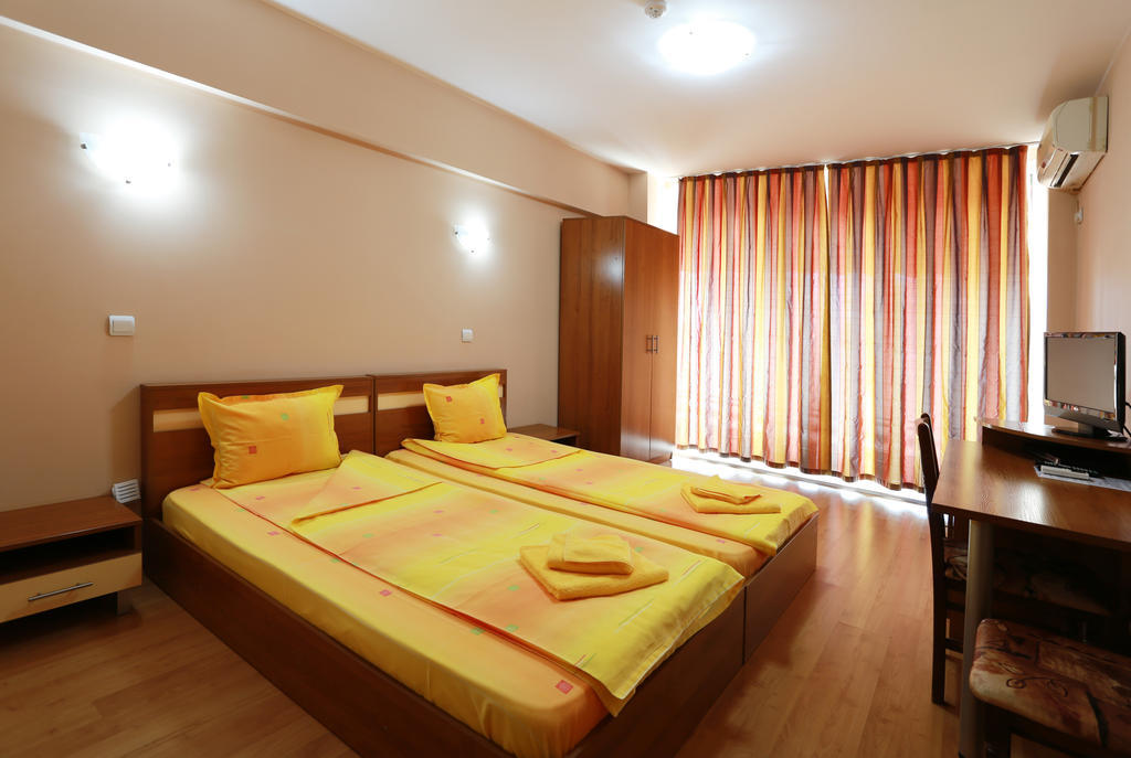 Acropolis Hotel Pazardžik Pokoj fotografie