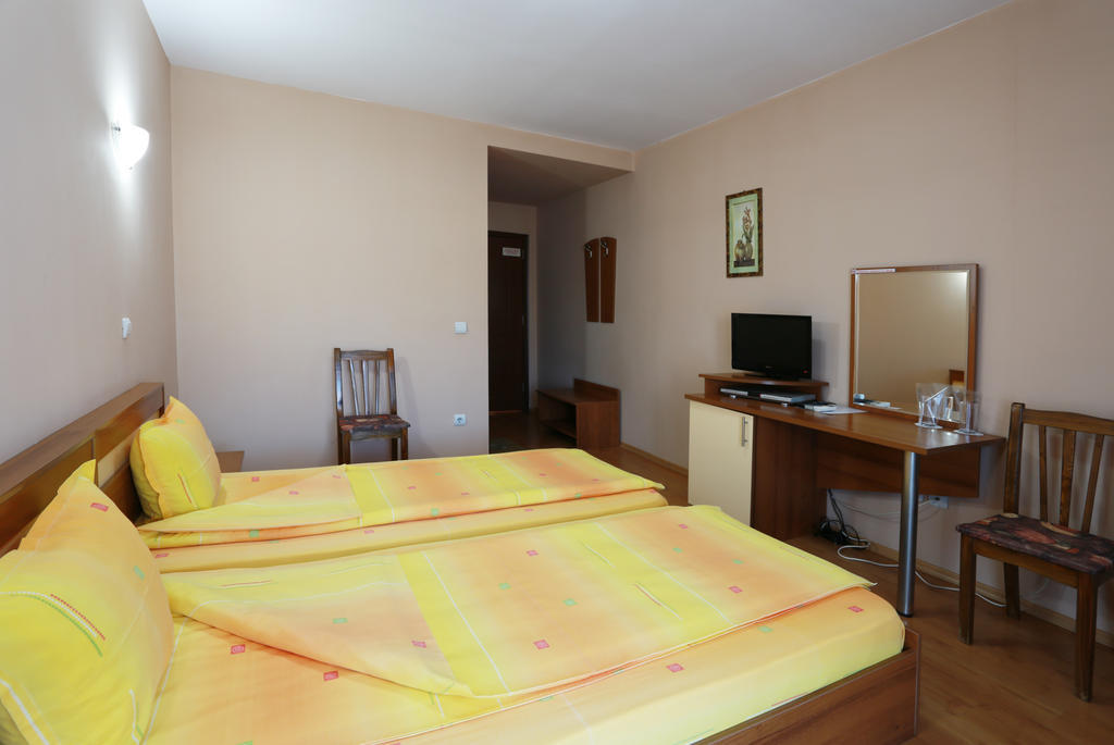 Acropolis Hotel Pazardžik Pokoj fotografie