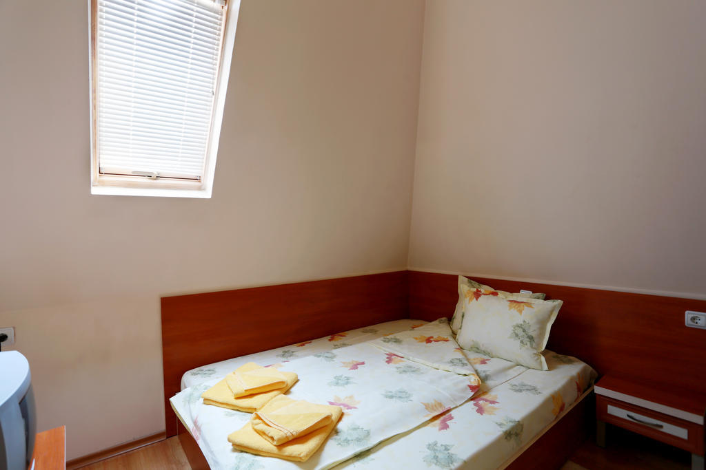 Acropolis Hotel Pazardžik Pokoj fotografie