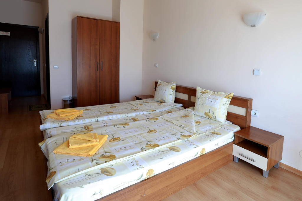 Acropolis Hotel Pazardžik Pokoj fotografie